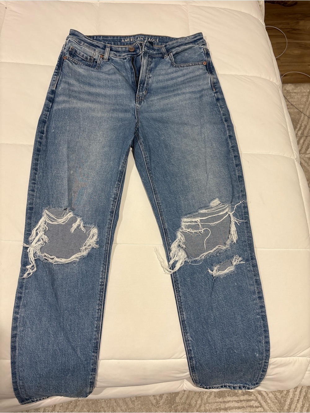 American Eagle Outfitters Women's Light Blue Distressed Boyfriend Jeans
